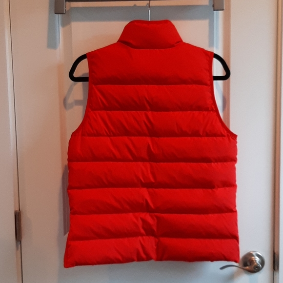 NWOT, Red JCrew Mountain Puffer Vest, SM - Picture 3 of 9